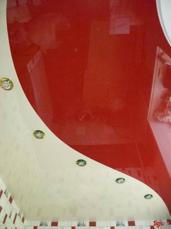 спайка потолков Эффективный, недорогой и яркий способ сделать интерьер ярче - это заказать в компании "Инталия" спаянные полотна натяжного потолка. С помощью этой технологии, вы сможете добиться эффекта многоуровневого натяжного потолка, но ощутимо дешевле и с некоторыми приятными отличиями.Эффективный, недорогой и яркий способ сделать интерьер ярче - это заказать в компании "Инталия" спаянные полотна натяжного потолка. С помощью этой технологии, вы сможете добиться эффекта многоуровневого натяжного потолка, но ощутимо дешевле и с некоторыми приятными отличиями.