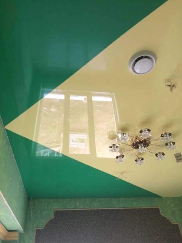 спайка потолков Эффективный, недорогой и яркий способ сделать интерьер ярче - это заказать в компании "Инталия" спаянные полотна натяжного потолка. С помощью этой технологии, вы сможете добиться эффекта многоуровневого натяжного потолка, но ощутимо дешевле и с некоторыми приятными отличиями.Эффективный, недорогой и яркий способ сделать интерьер ярче - это заказать в компании "Инталия" спаянные полотна натяжного потолка. С помощью этой технологии, вы сможете добиться эффекта многоуровневого натяжного потолка, но ощутимо дешевле и с некоторыми приятными отличиями.