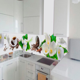 стеклянный кухонный фартук Стеклянный кухонный фартук - отличная альтернатива керамической плитке и другим материалам, которые используют для отделки участка стены над рабочей зоной кухни.