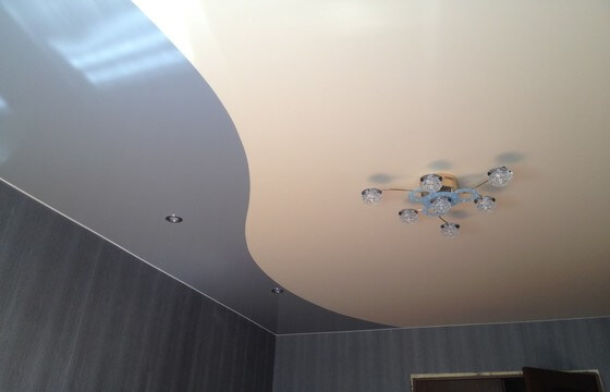 спайка потолков Эффективный, недорогой и яркий способ сделать интерьер ярче - это заказать в компании "Инталия" спаянные полотна натяжного потолка. С помощью этой технологии, вы сможете добиться эффекта многоуровневого натяжного потолка, но ощутимо дешевле и с некоторыми приятными отличиями.Эффективный, недорогой и яркий способ сделать интерьер ярче - это заказать в компании "Инталия" спаянные полотна натяжного потолка. С помощью этой технологии, вы сможете добиться эффекта многоуровневого натяжного потолка, но ощутимо дешевле и с некоторыми приятными отличиями.