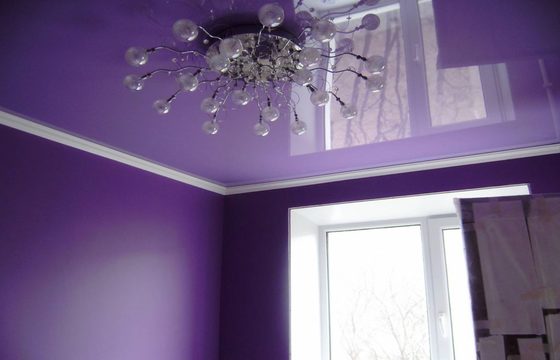 глянцевый натяжной потолок,глянцевые натяжные потолки <p>Глянцевые натяжные потолки – это недорогой и качественный вариант внести в интерьер исключительность и яркость. Благодаря многообразию цветов вы можете подобрать не просто белый глянцевый натяжной потолок, а идеально подходящий именно для вашего помещения вариант. «Зеркальный» эффект такого потолка со временем не выцветет и не улетучится, а уход за ним не требует особых усилий. Глянцевый натяжной потолок это идеальный вариант для размещения в спальне, коридоре, любой маленькой комнате, или даже в ванной – глянцевые потолки устойчивы к высокой влажности.
Обращайтесь в компанию «Инталия», и наши мастера подберут под ваш глянцевый натяжной потолок подходящее освещение, которое раскроет его красоту в полной мере. Светильники и люстры вы можете приобрести у нас при заказе натяжного потолка.Глянцевые натяжные потолки – это недорогой и качественный вариант внести в интерьер исключительность и яркость. Благодаря многообразию цветов вы можете подобрать не просто белый глянцевый натяжной потолок, а идеально подходящий именно для вашего помещения вариант.</p>