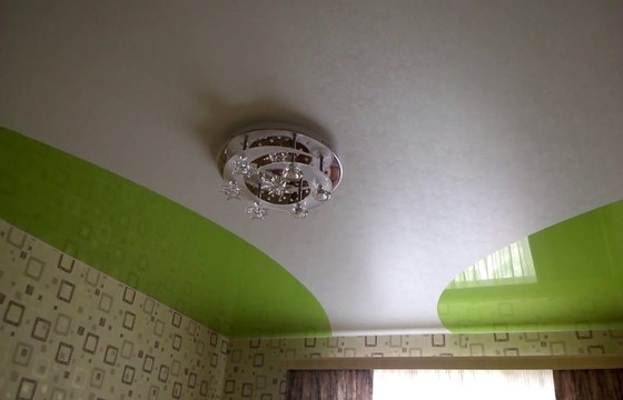 спайка потолков Эффективный, недорогой и яркий способ сделать интерьер ярче - это заказать в компании "Инталия" спаянные полотна натяжного потолка. С помощью этой технологии, вы сможете добиться эффекта многоуровневого натяжного потолка, но ощутимо дешевле и с некоторыми приятными отличиями.Эффективный, недорогой и яркий способ сделать интерьер ярче - это заказать в компании "Инталия" спаянные полотна натяжного потолка. С помощью этой технологии, вы сможете добиться эффекта многоуровневого натяжного потолка, но ощутимо дешевле и с некоторыми приятными отличиями.