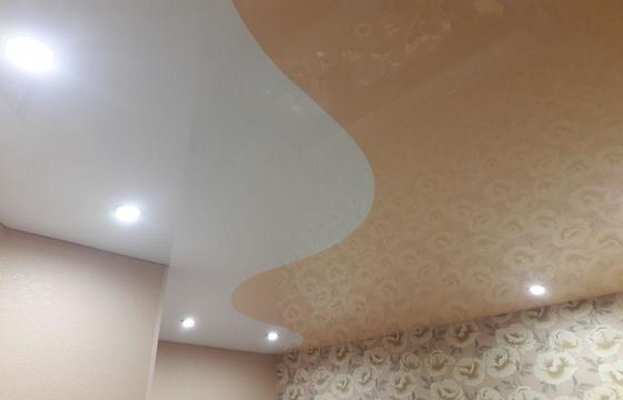 спайка потолков Эффективный, недорогой и яркий способ сделать интерьер ярче - это заказать в компании "Инталия" спаянные полотна натяжного потолка. С помощью этой технологии, вы сможете добиться эффекта многоуровневого натяжного потолка, но ощутимо дешевле и с некоторыми приятными отличиями.Эффективный, недорогой и яркий способ сделать интерьер ярче - это заказать в компании "Инталия" спаянные полотна натяжного потолка. С помощью этой технологии, вы сможете добиться эффекта многоуровневого натяжного потолка, но ощутимо дешевле и с некоторыми приятными отличиями.