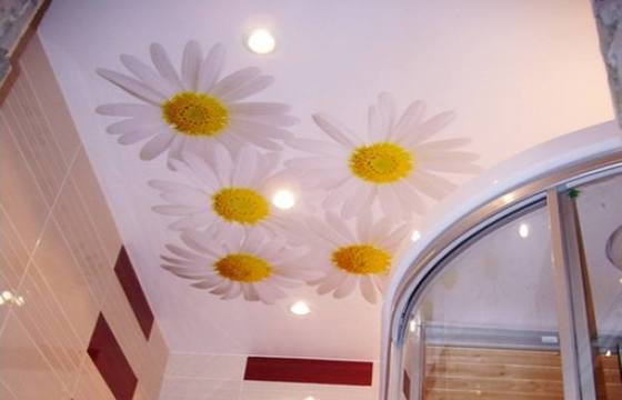 натяжные потолки для ванной комнаты,натяжной потолок для ванной Выбор натяжного потолка для ванной комнаты – ответственная задача, ведь чтобы не испортиться, потолок должен соответствовать многим требованиям: